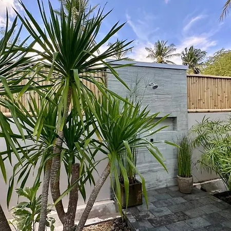 Pandan Villas Selong Belanak Exterior photo